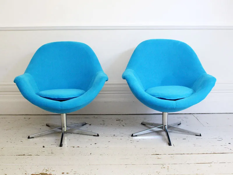 A Pair of 1960's Egg Pod Chairs with Chrome Swivel Base