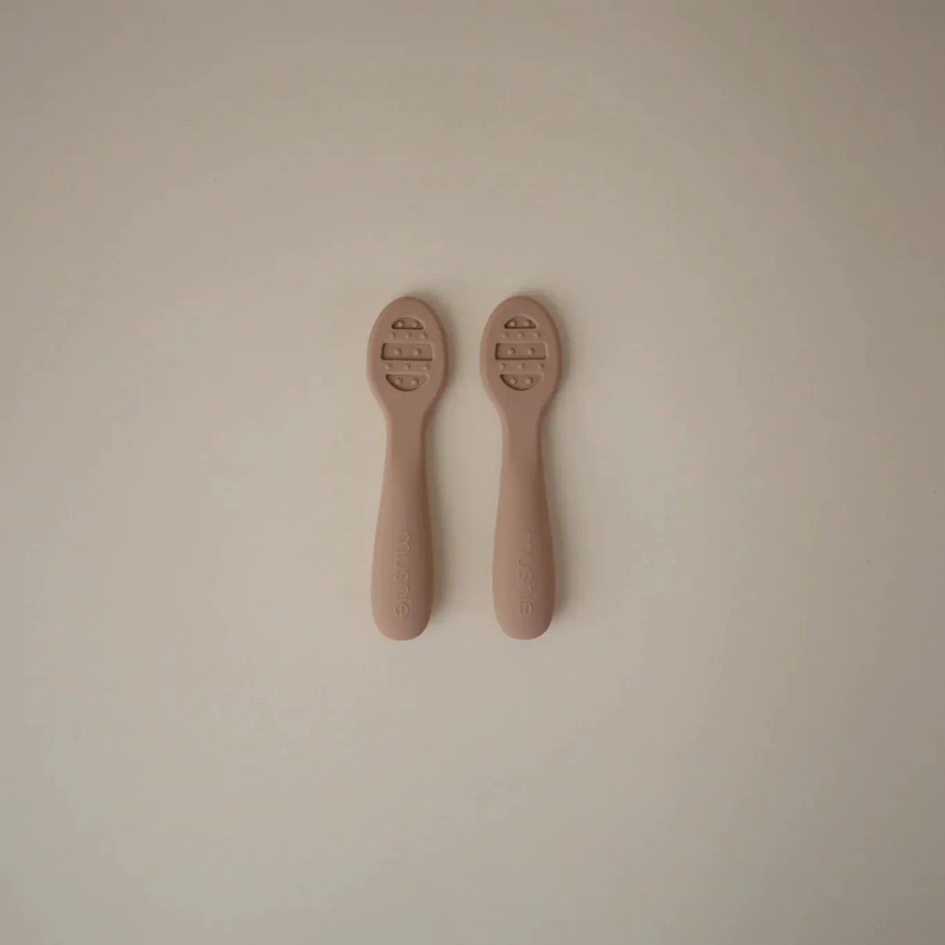 Mushie Cutlery Set 2 Spoons | Natural /Shifting Sand
