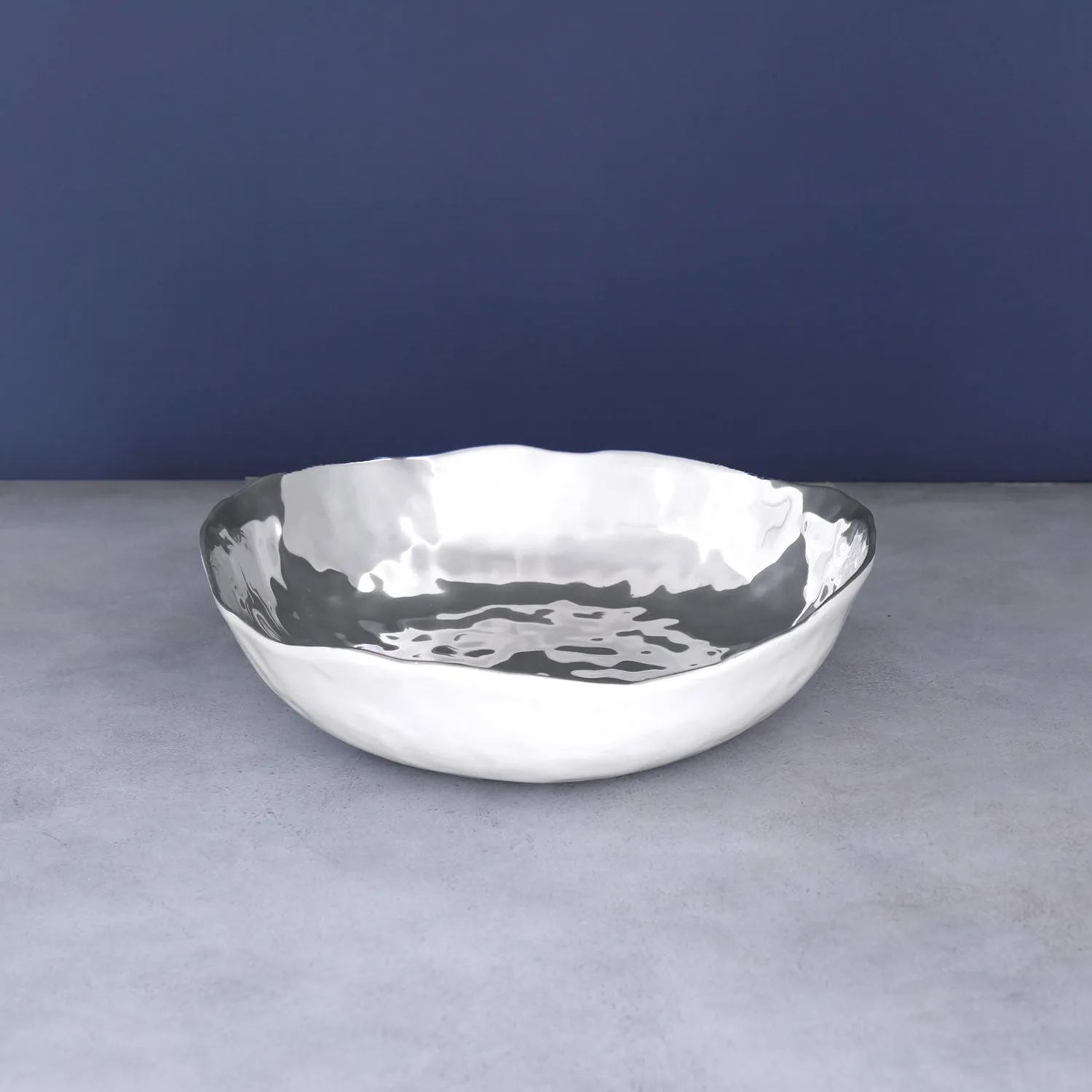 THANNI Osaka Large Bowl (White and Silver)